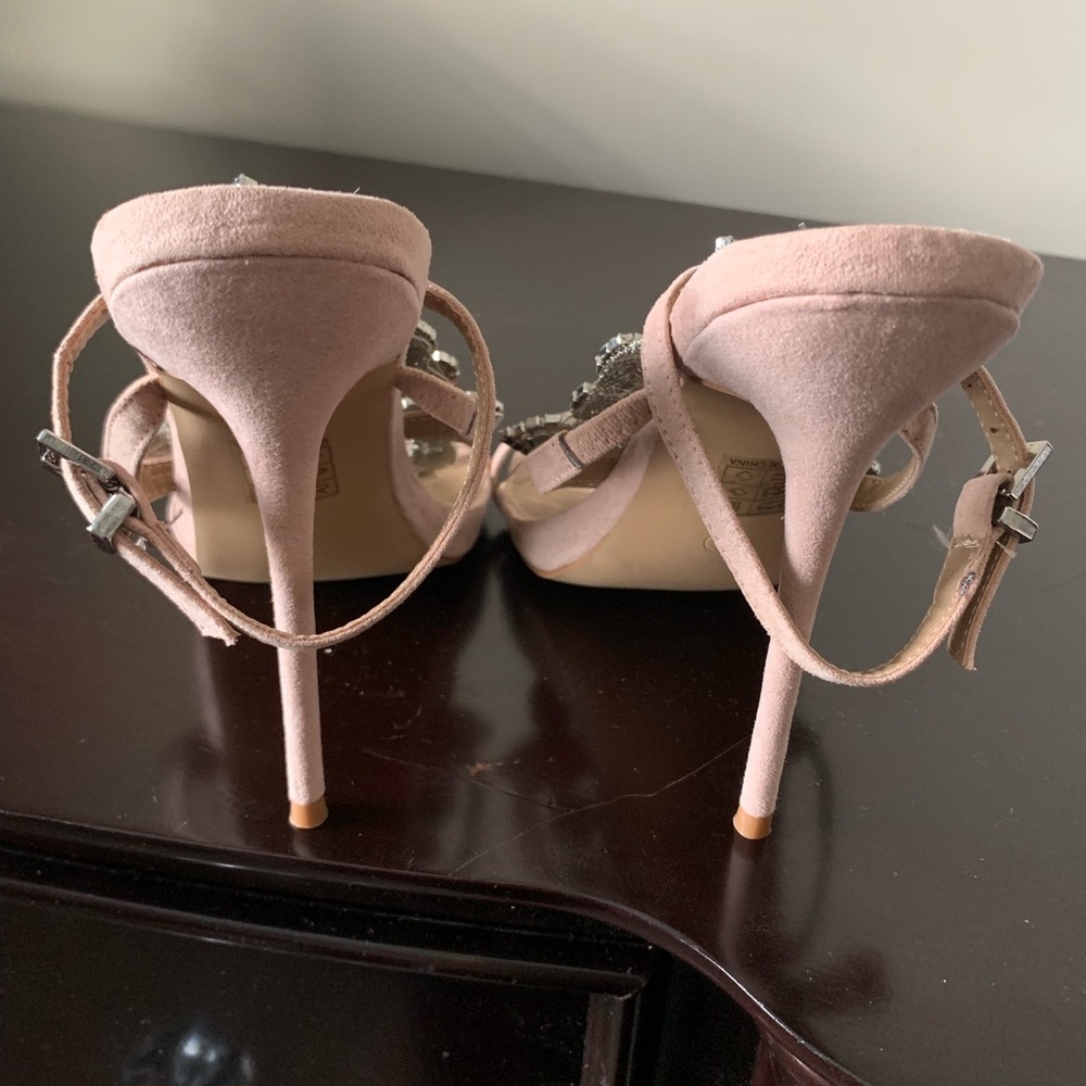 Heels - Picture 2 of 8